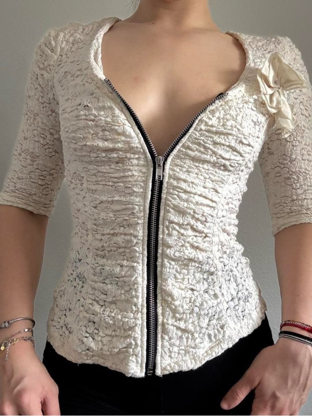 a'gaci Cream Lace Zip-Front Women's Blouse with Bow Accent